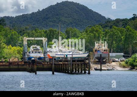 Kleine Werft am Ufer des Johnstone River in der Nähe von Innisfail North Queensland, Australien Stockfoto