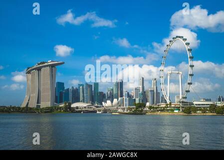 Skyline von singapur an der Marina Bay und Gärten Stockfoto