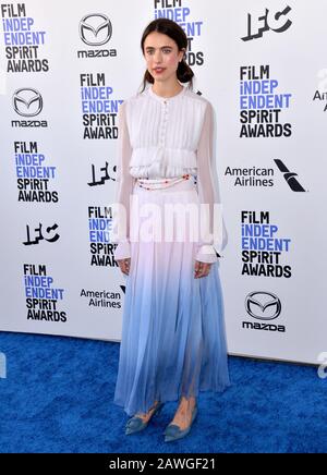 Santa Monica, USA. Februar 2020. Santa MONICA, CA: 08, 2020: Margaret Qualley bei den Film Independent Spirit Awards 2020. Bildnachweis: Paul Smith/Alamy Live News Stockfoto