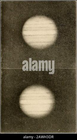 Ein Anfängersternbuch; ein einfacher Führer zu den Sternen und zu den astronomischen Verwendungen des Opernglases, des Feldglases und des Teleskops . es wird auch die Position des Mondes und der Planeten bei Der Rechten Himmelfahrt und Deklination für jeden Tag enthalten; Die Vorhersagen aller Okkultiptionen des Mondes für das Jahr, siehe S. 78; die Finsternisse des Jahres; und die Phänomene der Satelliten des Jupiter andSaturn. In Kanada finden sich die gleichen Daten im Annual of the Canadian Branch der Royal AstronomicalSociety; in Großbritannien im Nautischen Almanach sowie in solchen Publikationen wie Whitakers Stockfoto