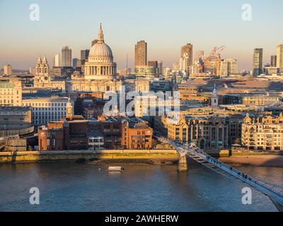 St. Paul's Cathedral, Sunset, City of London, England, Großbritannien, GB.