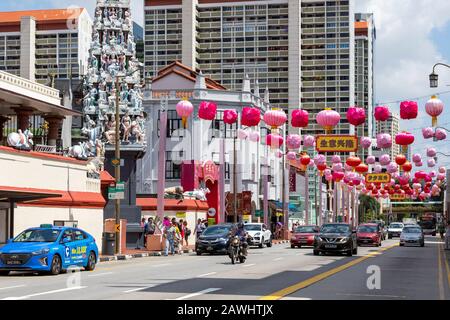 South Bridge Road, Chinatown, Singapur, mit farbigen Laternen dekoriert, um das chinesische Neujahr zu feiern, Singapur, Asien Stockfoto