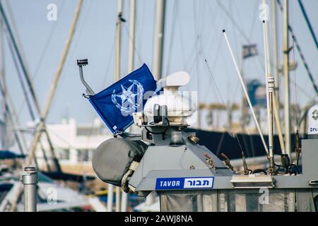 Tel Aviv Israel Februar 08, 2020 Blick auf ein Polizeiboot im Jachthafen von Tel Aviv am Nachmittag Stockfoto