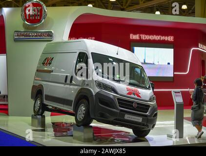 Moskau, Russland. Februar 2015. Der FIAT Ducato 295-AGB-4 wird auf der COMTRANS15 International Commercial Vehicle Auto Show auf der International Exh gezeigt Stockfoto