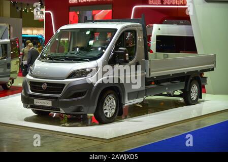 Moskau, Russland. Februar 2015. Der FIAT Ducato wird auf der COMTRANS15 International Commercial Vehicle Auto Show gezeigt. Stockfoto