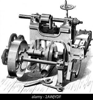 Wissenschaftlicher amerikanischer Band 35 Nummer 03 (Juli 1876) . ewing-maschinenarbeit, kleine Ebenen, Maschinentasten, Schlösser usw. Lastenly, wird behauptet, dass die Taue von Kleinteilen auf diese Weise Mit größerer Genauigkeit als auf andere Weise zu einem Gagefind werden.Die restlichen Teile des Geräts ähneln denen im Gerät, auf das zuerst angespielt wurde. H ist die Antriebsriemenscheibe, und ich ist ein kleines Sauggebläse, mit dem der Staub von der Maschine weggenommen wird. Für weitere Informationen wenden Sie sich an Tanite (ompany,Stroudsburg, Pa ^ *t* m UUUBBELLA SUPPOBTES. Frau Eliza M. Arnold aus Houston, Texas, hat Stockfoto