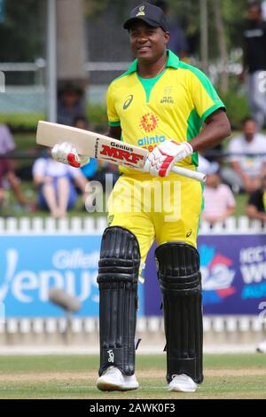 Kreuzung Oval, Melbourne, Victoria, Australien. Februar 2020. Das Bushfire Cricket Legends Bash Charity Match - Brian Lara während des Spiels - Image Credit: Brett keating/Alamy Live News Stockfoto