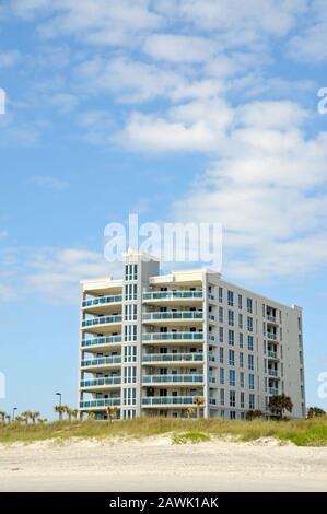 Neue Strand Eigentumswohnungen zum Verkauf oder Leasing Stockfoto