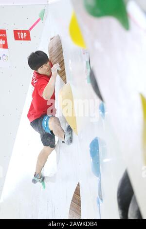 Tatsuma Yamaguchi, 8. Februar 2020 - Sportklettern: Die 15. Qualifikation Der Männer des Bouldering Japan Cup auf dem Komazawa Hallenballsportplatz, Tokio, Japan. (Foto von Naoki Nishimura/AFLO SPORT) Stockfoto