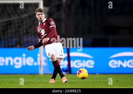 Turin, Italien - 08. Februar 2020: Lyanco von Torino FC im Einsatz während des Serie-A-Fußballspiels zwischen Torino FC und UC Sampdoria. UC Sampdoria gewann mit 3:1 über Torino FC. Kredit: Nicolò Campo/Alamy Live News Stockfoto