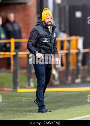 Alloa, Schottland, Großbritannien. Februar 2020. Indobrill Stadium Alloa, Alloa Clackmannashire, Schottland; Scottish Cup Football, BSC Glasgow gegen Hibernian; Stephen Swift Manager von BSC Glasgow FC beobachtet ängstlich. Gutschrift: Action Plus Sports Images/Alamy Live News Stockfoto