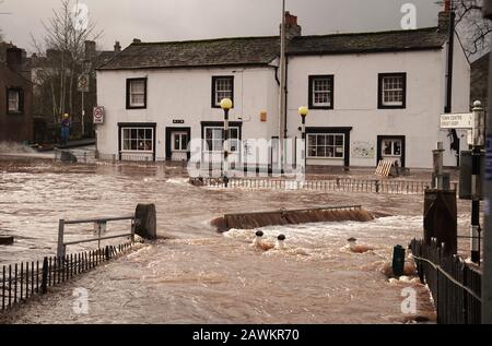 Überflutete Straßen in Appleby-in-Westmorland, Cumbria, als Storm Ciara in Großbritannien eintrifft. Stockfoto