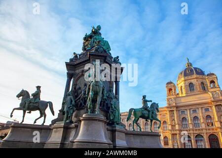 Maria-Theresien-Platzdenkmal in Wien Stockfoto