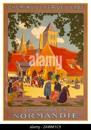 'Normandie' Vintage 1900' französisches Reiseposter für Ausflüge in die Normandie Frankreich von der französischen Eisenbahn 'chemins de fer de l'etat' Exkursionen de Normandie Illustration einer Dorfmarktszene Saint Pierre sur Dives Normandie Frankreich Lithograph Stockfoto