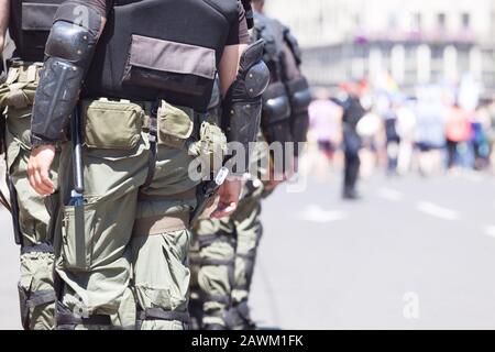 Polizeibeamte, die während der Demonstration in Dienst gestellt wurden Stockfoto