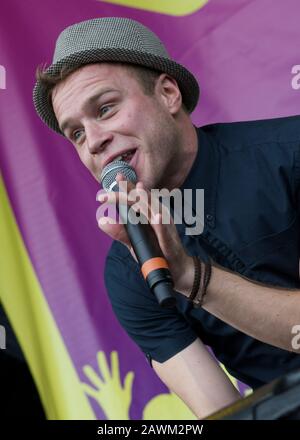 Olly Murs singt live auf der Bühne des Midlands Festivals 2010 Stockfoto