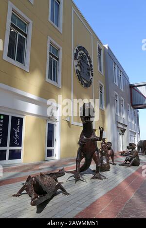 Skulpturen zum Verkauf, V&A (Victoria und Alfred) Waterfront, Kapstadt, Table Bay, Western Cape Province, Südafrika, Afrika Stockfoto