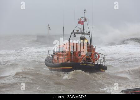 Hastings Rettungsboot im Wintersturm Ciara Stockfoto