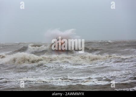 Hastings Rettungsboot im Wintersturm Ciara Stockfoto