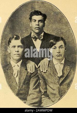 Die Croatan-Indianer von Sampson County, North Carolina: Ihre Herkunft und ihr Rassenstatus: Ein Plädoyer für separate Schulen. Rev. M. L.Brewington, ein Minister in der Baptistenkirche, zugehörend zur Eastern Carolina Association, einer Vereinigung, die sich hauptsächlich aus den Indianern des Robeson County zusammensetzt. Aufgrund der Eigenschaften und allgemeinen Eigenschaften und der Informationen, die uns von unseren Vorfahren mit der Ausbildung, die wir von unseren indischen und weißen Freunden gewonnen haben, gegeben wurden, glauben wir, dass diese Familie zweifellos von purindianischem und weißem Blut ist, wobei Weiß in einigen andindianischen vorherrschend ist Stockfoto
