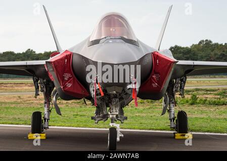 Ein Stealth-Multiroller-Kampfflugzeug vom Typ Lockheed Martin F-35 Lightning II der italienischen Luftwaffe. Stockfoto