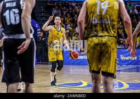 Teneras, Italien, 09. Februar 2020, marcelinho huertas (iberostar tenera) im Finale im Einsatz - Segafredo Virtus Bologna vs. Iberostar Tenera - FIBA Intercontinental Cup - Credit: LPS/Davide Di Lalla/Alamy Live News Stockfoto