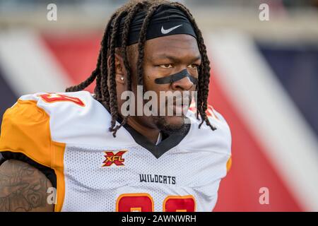 Houston, TX, USA. Februar 2020. La Wildcats Defensive Tackle Latarius Brady (99) vor einem XFL-Fußballspiel zwischen den LA Wildcats und den Houston Roughnecks im TDECU Stadium in Houston, TX. Die Roughnecks gewannen das Spiel 37 bis 17.Trask Smith/CSM/Alamy Live News Stockfoto