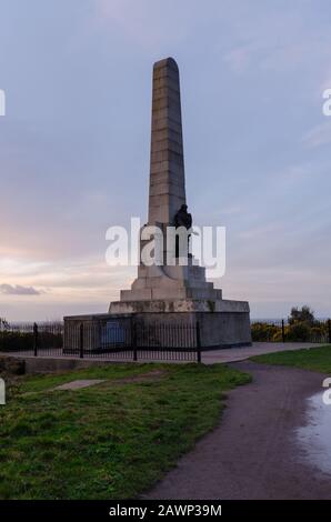 West Kirby, Großbritannien: 18. Januar 2020: Das Kriegsdenkmal Hoylake & West Kirby steht auf Grange Hill. Es wurde von Charles Sargeant Jagger entworfen und wurde von charles Sargeant Jagger vorgestellt Stockfoto