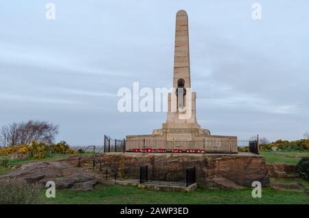 West Kirby, Großbritannien: 18. Januar 2020: Das Kriegsdenkmal Hoylake & West Kirby steht auf Grange Hill. Es wurde von Charles Sargeant Jagger entworfen und wurde von charles Sargeant Jagger vorgestellt Stockfoto