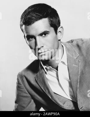 1960 , USA : Der Filmschauspieler ANTHONY PERKINS (* 1932 in PSYCHO von Alfred HITCHCOCK - KINO - FILM - Triller - Horror - Serienmörder - Seria Stockfoto