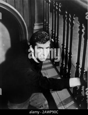 1960, USA : Der Filmschauspieler ANTHONY PERKINS (* 1932 in PSYCHO von Alfred Hitchcock, einem Roman von Robert Bloch . Pubblicity still - FILM - Stockfoto