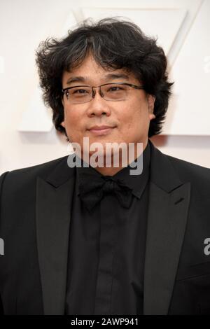 Herausgeber Yang Jin-mo, Autor Jin Gewann Han, Produzent Kwak Sin-ae, Produktionsdesigner ha-jun Lee und Filmemacher Bong Joon Ho, der auf dem roten Teppich bei den 92. Annual Academy Awards im Dolby Theatre in Hollywood, Kalifornien am 9. Februar 2020 ging. (Foto von Sthanlee B. Mirador/Sipa USA) Stockfoto