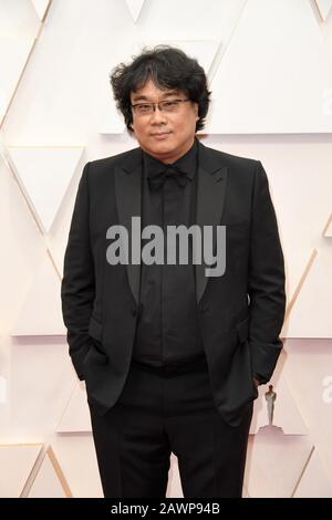 Herausgeber Yang Jin-mo, Autor Jin Gewann Han, Produzent Kwak Sin-ae, Produktionsdesigner ha-jun Lee und Filmemacher Bong Joon Ho, der auf dem roten Teppich bei den 92. Annual Academy Awards im Dolby Theatre in Hollywood, Kalifornien am 9. Februar 2020 ging. (Foto von Sthanlee B. Mirador/Sipa USA) Stockfoto