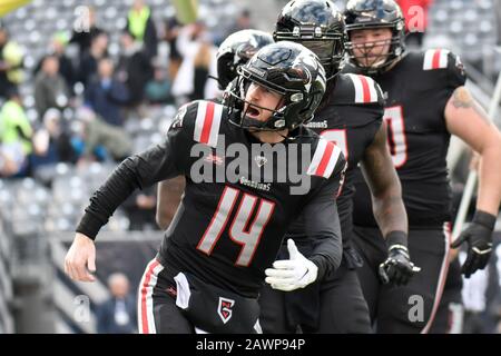 East Rutherford, New Jersey, USA. Februar 2020. Matt McGloin (14) von den New York Guardians feiert einen Touchdown während eines Spiels gegen die Tampa Bay Vipers im MetLife Stadium am 09. Februar 2020 in East Rutherford, New Jersey. Gregory Vasil/Cal Sport Media/Alamy Live News Stockfoto
