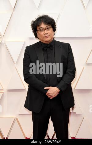 Herausgeber Yang Jin-mo, Autor Jin Gewann Han, Produzent Kwak Sin-ae, Produktionsdesigner ha-jun Lee und Filmemacher Bong Joon Ho, der auf dem roten Teppich bei den 92. Annual Academy Awards im Dolby Theatre in Hollywood, Kalifornien am 9. Februar 2020 ging. (Foto von Sthanlee B. Mirador/Sipa USA) Stockfoto