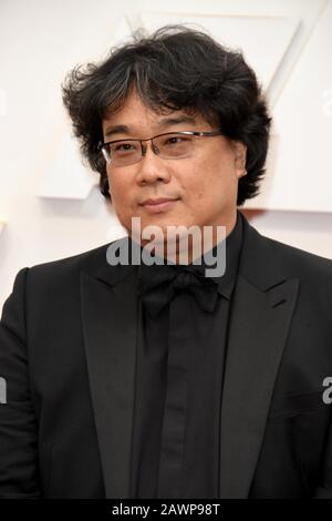 Herausgeber Yang Jin-mo, Autor Jin Gewann Han, Produzent Kwak Sin-ae, Produktionsdesigner ha-jun Lee und Filmemacher Bong Joon Ho, der auf dem roten Teppich bei den 92. Annual Academy Awards im Dolby Theatre in Hollywood, Kalifornien am 9. Februar 2020 ging. (Foto von Sthanlee B. Mirador/Sipa USA) Stockfoto