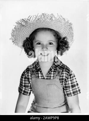 1938, USA: Die Kinderdarstellerin SHIRLEY TEMPLE (* Santa Monica, CA. 1928 ), Pubblicity immer noch für den Film Rebecca of Sunnybrook Farm ( Rondine s. Stockfoto