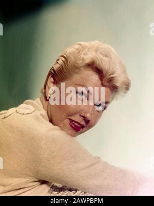 1956 Ca, USA: Die Schauspielerin und Sängerin DORIS DAY (* Doris Mary Ann Kappelhoff, geboren am 3. April 1924 Cincinnati, Ohio, USA), Pubblizity Stills - Stockfoto