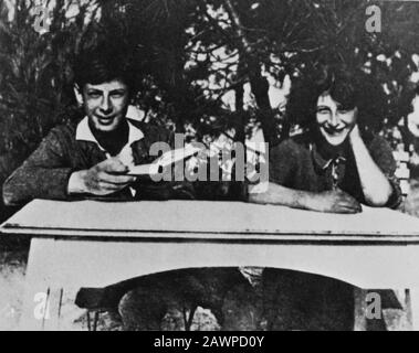 1922 : die französische Schriftstellerin SIMONE WEIL ( Paris 1909 - London 1943 ) als sie mit seinem Bruder André in den Sommerferien in K war Stockfoto