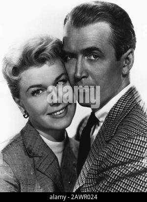 1956, USA: Die Schauspielerin und Sängerin DORIS DAY (* Doris Mary Ann Kappelhoff, geboren am 3. April 1924 Cincinnati, Ohio, USA) mit JAMES STEWART in Der Stockfoto