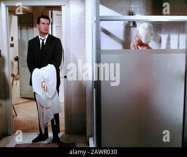 1963, USA: Die Schauspielerin und Sängerin DORIS DAY (* Doris Mary Ann Kappelhoff, geboren am 3. April 1924 Cincinnati, Ohio, USA) mit James Garner, Pubbl Stockfoto