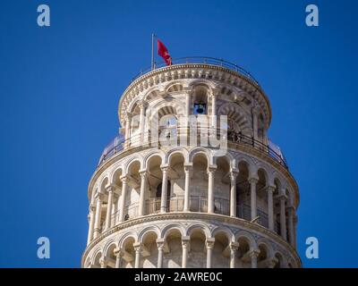 Pisa, ITALIEN - 06. Juli 2019: Schiefer Turm von Pisa. Der Turm von Pisa ist der campanile- oder freistehende Kirchturm Stockfoto