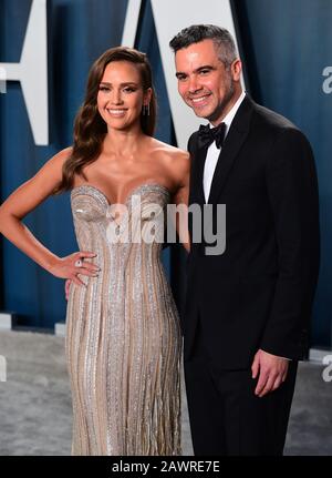 Jessica Alba und Cash Warren besuchen die Oscar-Party der Vanity Fair im Wallis Annenberg Center for the Performing Arts in Beverly Hills, Los Angeles, Kalifornien, USA. Stockfoto