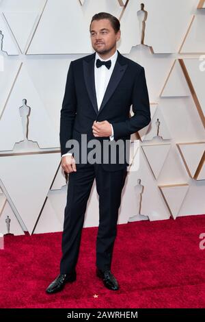 Leonardo DiCaprio, der am 9. Februar 2020 im Dolby Theatre in Hollywood, Kalifornien, auf dem roten Teppich bei den 92. Annual Academy Awards stattfindet. (Foto von Anthony Behar/Sipa USA) Stockfoto