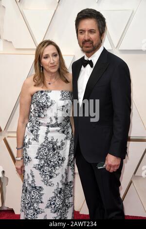Anna Romano und Ray Romano spazieren auf dem roten Teppich bei den 92. Annual Academy Awards im Dolby Theatre in Hollywood, Kalifornien am 9. Februar 2020. (Foto von Sthanlee B. Mirador/Sipa USA) Stockfoto