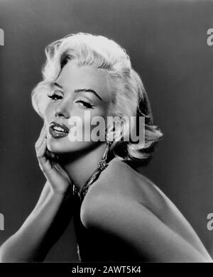 1952 , USA : die gefeierte Hollywood-Filmschauspielerin MARILYN MONROE ( 1926 - 1962 ) , Pubblicity noch für den Film GENTLEMEN PREFER BLONDES ( 1953 Stockfoto