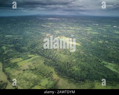 Grüne Natur Nicaragua Hintergrund Luft über der Drohnenansicht Stockfoto