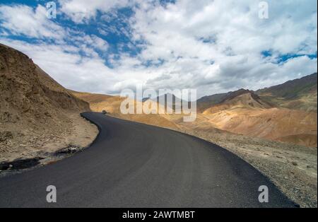 Srinagar Highway, Fotula Pass, Ladakh, India Fotu La ist einer von zwei hohen Gebirgspässen zwischen LEH und Kargil Stockfoto