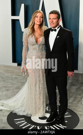 Nicole Kimpel und Antonio Banderas besuchen die Oscar-Party der Vanity Fair im Wallis Annenberg Center for the Performing Arts in Beverly Hills, Los Angeles, Kalifornien, USA. Stockfoto