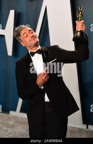Taika Waititi besucht die Oscar-Party der Vanity Fair im Wallis Annenberg Center for the Performing Arts in Beverly Hills, Los Angeles, Kalifornien, USA. Stockfoto